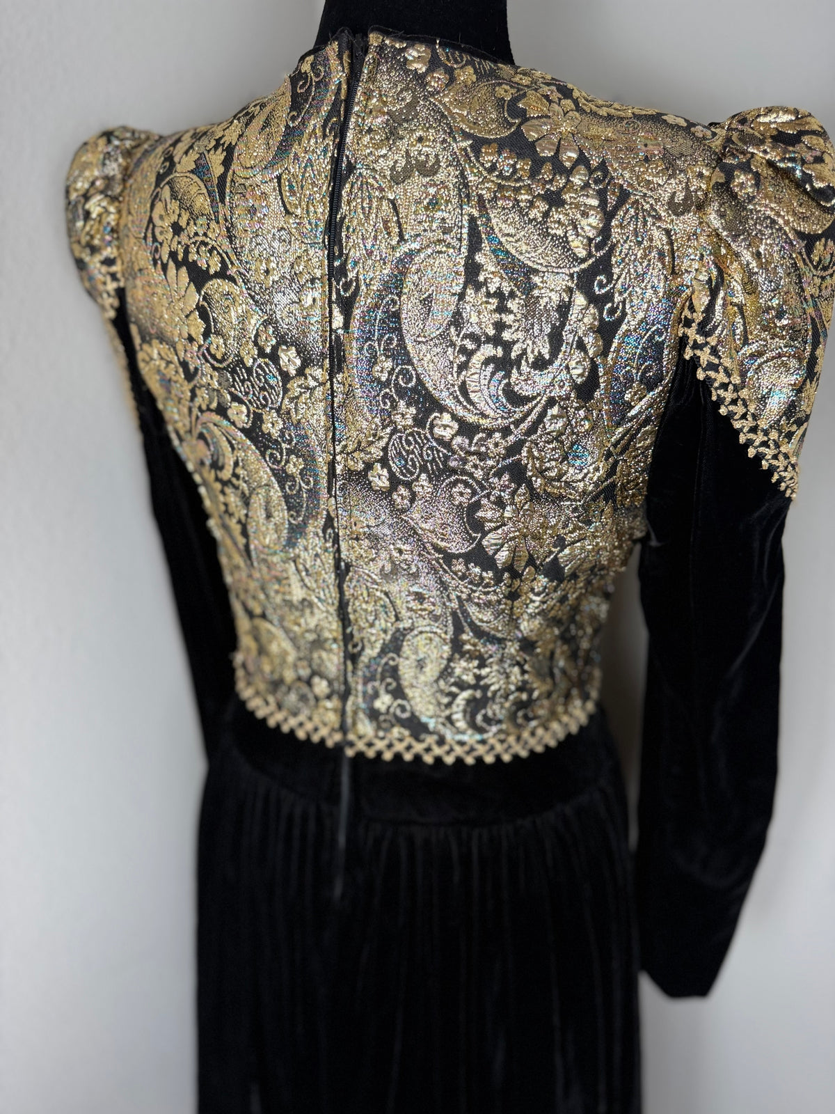 Vintage Jessica McClintock Black & Gold Metallic Brocade Velvet Dress – Size 12